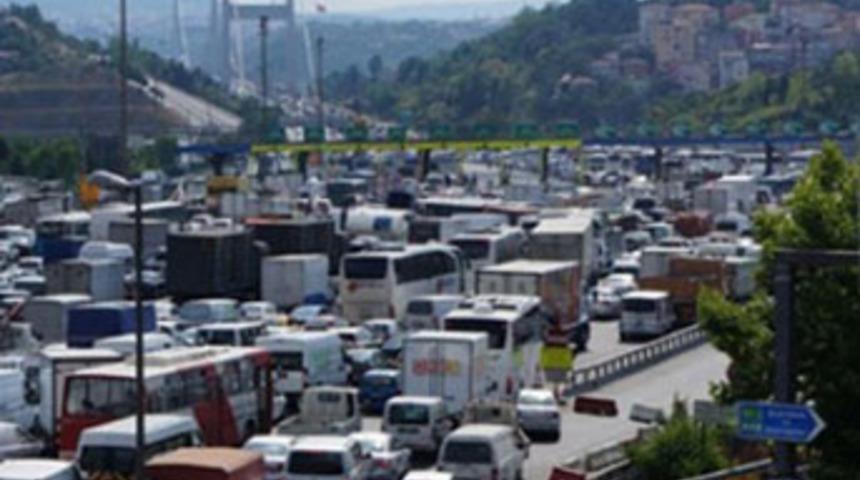 İstanbul'da trafik yoğunluğu yaşanıyor