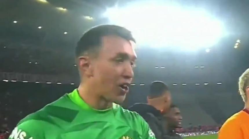 Muslera maç sonunda Türkçe konuştu, söylediklerine kimse anlam veremedi! ''Allah biliyor, Allah biliyor...''