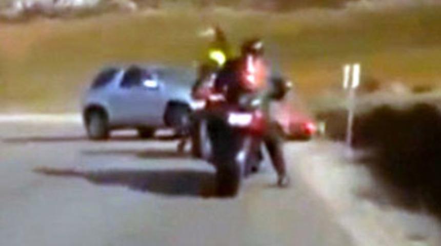 Dikkatsiz s&uuml;r&uuml;c&uuml; dehşet sa&ccedil;tı!