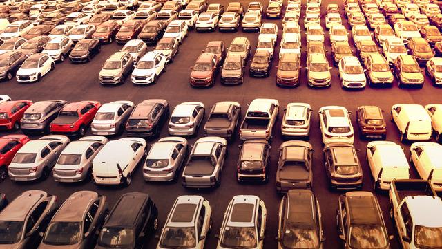 Otomobil fiyatlarına indirim mi geliyor? Tüm gözler 7 Temmuz'da! Zorunlu olacak, sıfır araçlara özel kampanyalar gelebilir