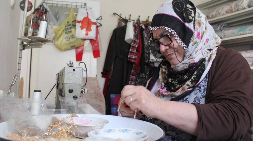 Bir hevesle başladı, kendi at&ouml;lyesini kurdu! Hi&ccedil; boş durmuyor, ev ekonomisine destek oluyor