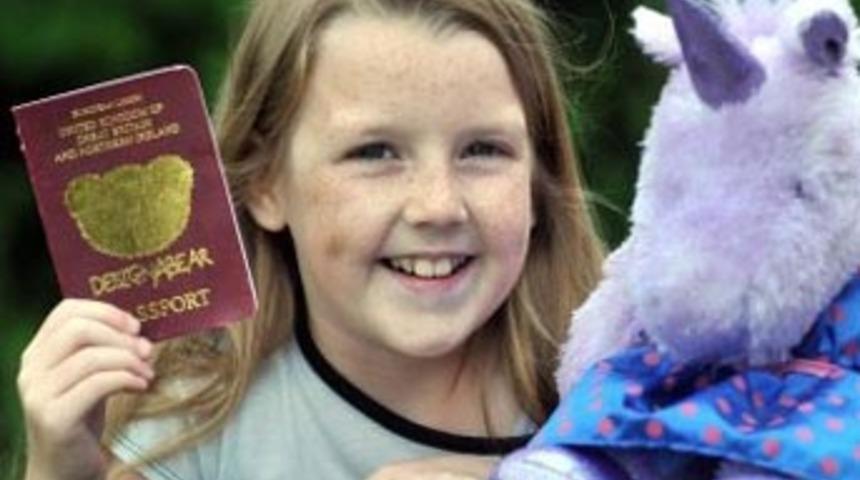 Oyuncak pasaportuyla T&uuml;rkiye'ye girdi