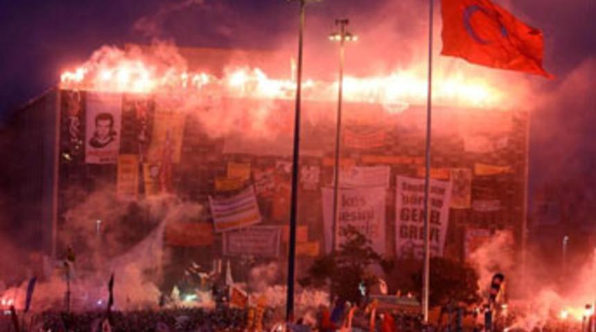 AKM'nin &ccedil;atısı &ccedil;&ouml;kebilir uyarısı