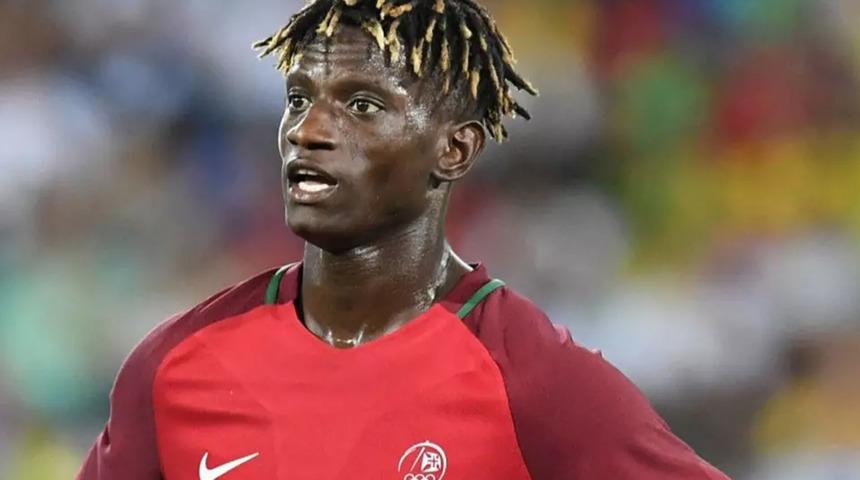 Böyle dolandırıcılık görülmedi! Bir dönem ülkemizde forma giyen Edgar Ie'nin kendisi yerine kardeşini 5 maçta oynattığı iddia ediliyor...