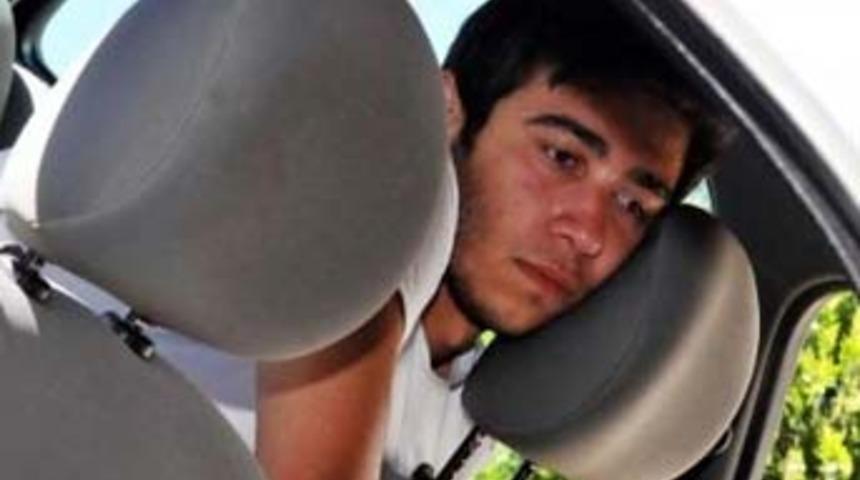 &Uuml;niversite &ouml;ğrencileri kazayı ucuz atlattı