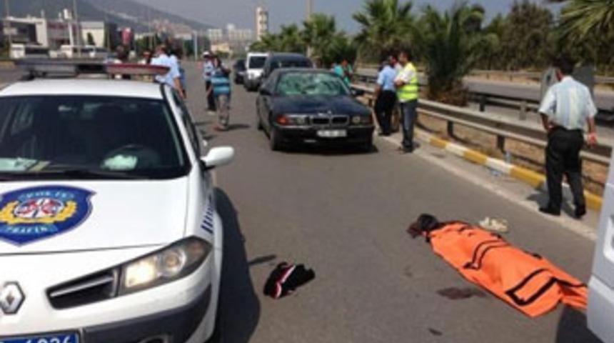 &Uuml;nl&uuml; işadamının oğlu kaza yaptı:1 &ouml;l&uuml;