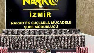 İzmir'de uyuşturucu nitelikli yaklaşık 75 bin hap ele geçirildi!