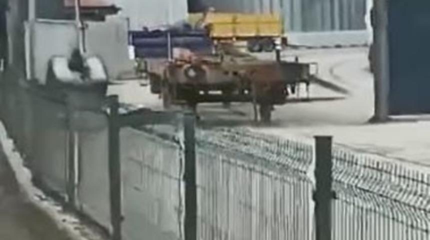 Kaçan vagon liman kapılarını patlattı: O anlar kamerada