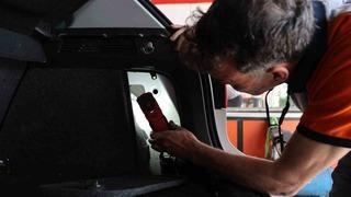 Ekspertize götürülen otomobilde şoke eden görüntü! Airbagden çıkan şaşkına çevirdi