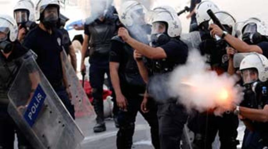 Ankara'da polis m&uuml;dahalesi