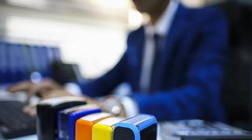 Memurlara uzaktan ve esnek çalışma geliyor! SGK Uzmanı ayrıntıları tek tek anlattı! Maaşlar düşecek mi, 4 gün çalışma imkanı var mı? 