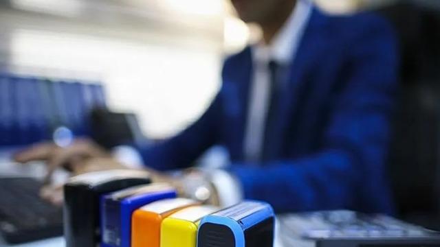 Memurlara uzaktan ve esnek çalışma geliyor! SGK Uzmanı ayrıntıları tek tek anlattı! Maaşlar düşecek mi, 4 gün çalışma imkanı var mı? 