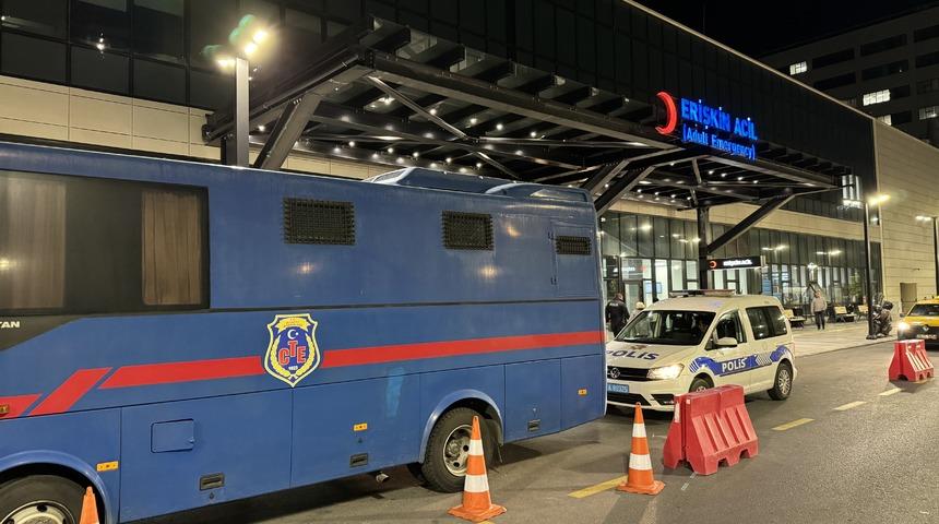 İzmir'de balkonda silahla vurulan kişi ağır yaralandı