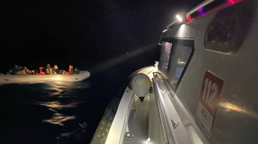 Yunan unsurları 11&rsquo;i &ccedil;ocuk 35 ka&ccedil;ak g&ouml;&ccedil;meni &ouml;l&uuml;me terk etti