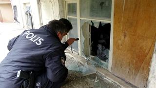 Polisler camdan içeri baktı, evdeki manzara şoke etti!