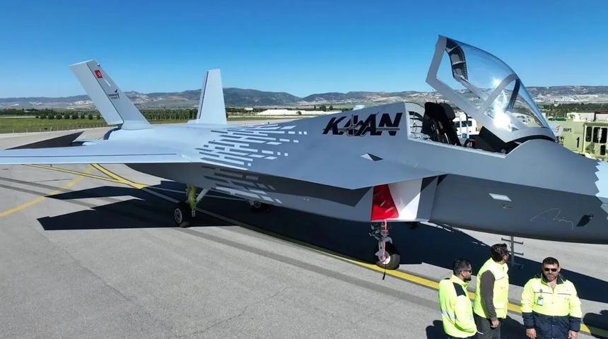 Milli muharip uçağın maliyeti belli oldu! F-35 mi ucuz KAAN mı? Dikkat çeken 'Mercedes çıkışı'