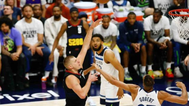 Nikola Jokic 40 sayı attı, Denver seride öne geçti