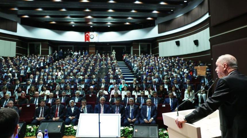 AKP değişimi tartışıyor: “Sadece isimler değil, iş yapma biçimi değişmeli”