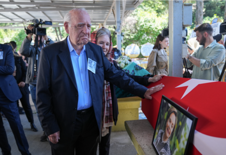 Usta oyuncu Ayten Gökçer'e veda! Büyük aşkının yanına defnedildi G3
