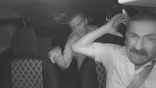 İzmir'de taksiciye kaldırım taşıyla saldıran tutuklu sanık: Poşetin içinde gofret var sanıyordum