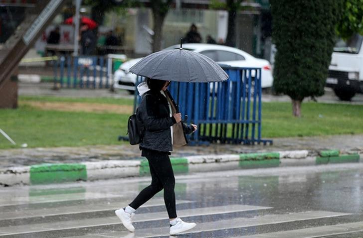 Meteoroloji yeni raporu yayınladı!  Bir&ccedil;ok il i&ccedil;in sağanak yağış uyarısı geldi: İstanbul, İzmir ve Ankara...