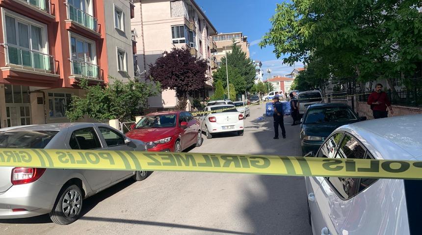 Emekli polis, borç- alacak tartışmasında müteahhit ile arkadaşına kurşun yağdırdı!  1 ölü, 1 yaralı