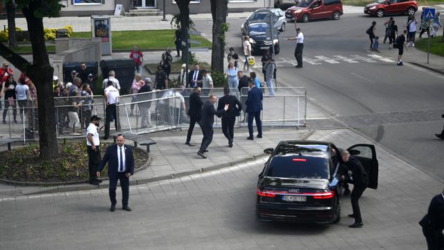 Slovakya Başbakanı'na saldırı anı ortaya çıktı! Defalarca ateş etti! Fico'nun durumu kritik