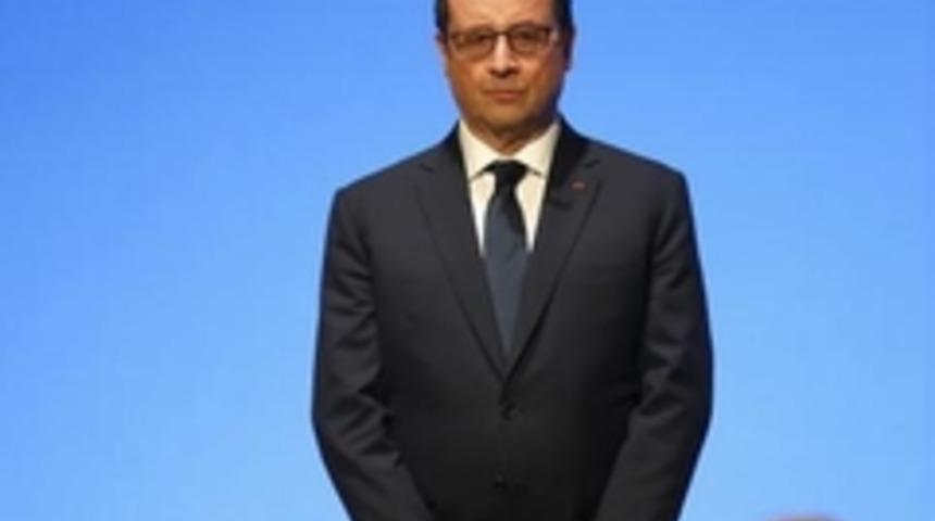 Hollande: Charlie Hebdo yeniden doğdu