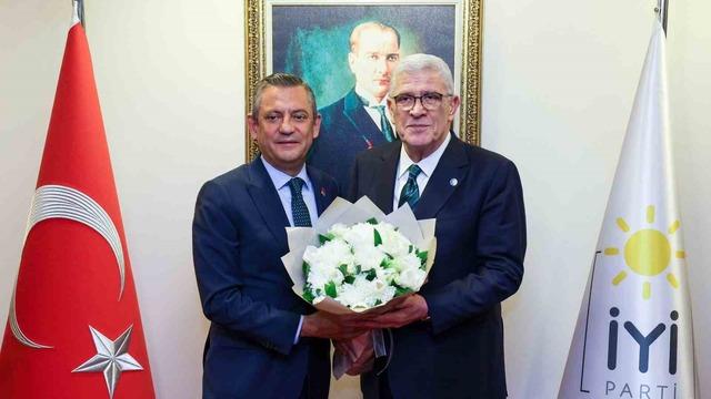 Özel'den Dervişoğlu'na ziyaret! İki liderden Ayhan Bora Kaplan mesajı: 'Herkes aklını başına alsın'