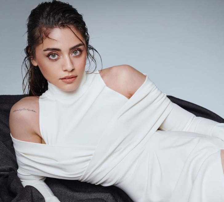 Kızılcık Şerbeti&rsquo;nin Doğa&rsquo;sı Sıla T&uuml;rkoğlu'nun kilolu hali herkesi şoke etti! G&ouml;renler tanıyamadı 