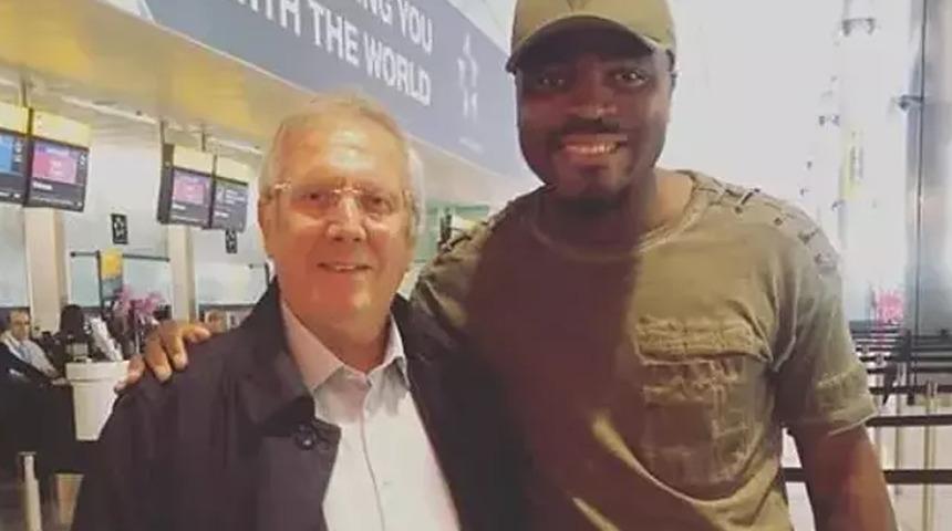Fenerbahçe'nin eski golcüsü Emenike'den Aziz Yıldırım paylaşımları! Galatasaray'a gönderme yapmayı da ihmal etmedi...