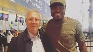 Fenerbahçe'nin eski golcüsü Emenike'den Aziz Yıldırım paylaşımları! Galatasaray'a gönderme yapmayı da ihmal etmedi...