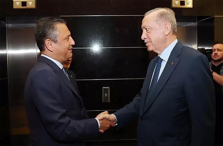 Eski generaller i&ccedil;in af kararı AK Parti'de de yankı buldu! Tarihi g&ouml;r&uuml;şmede g&uuml;ndeme gelmişti: "&Ouml;zel istedi, Erdoğan yaptı"