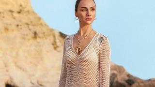 Birce Akalay, Cannes'a damga vurdu! İddialı tarzı çok konuşuldu