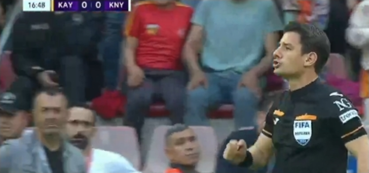 Kayserispor Başkanı Ali Çamlı sahaya girdi, Halil Umut Meler'in üzerine yürüdü! G4