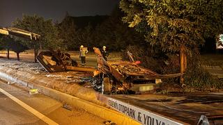 Burdur'da feci kaza! Otomobil ikiye bölündü