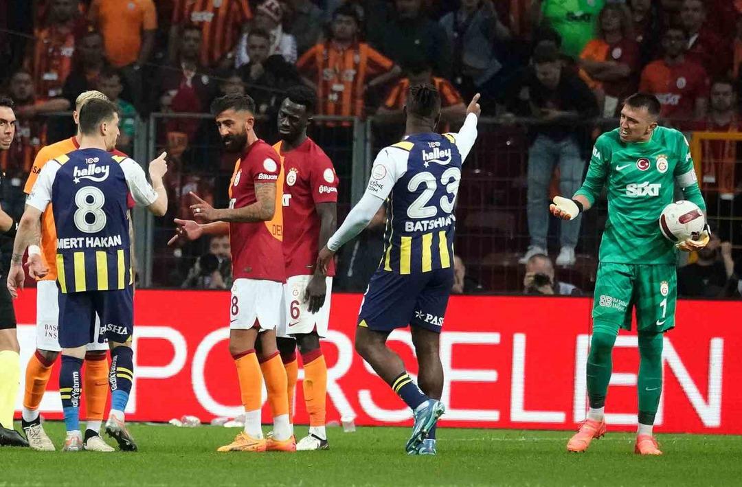 Şampiyonluk d&uuml;ğ&uuml;m&uuml; son haftaya kaldı! Galatasaray'ın Konyaspor ma&ccedil;ında dikkat &ccedil;eken detay bir detay var...