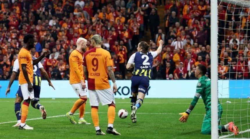 Galatasaray - Fenerbahçe: Sarı lacivertliler deplasmanda kazandı, Süper Lig şampiyonu son haftaya kaldı