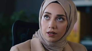 Kızılcık Şerbeti'nin 'Görkem'i Özge Özacar Ali Koç'tan sonra dünyaca ünlü oyuncuyla... Görenler Kadın her masada var dedi