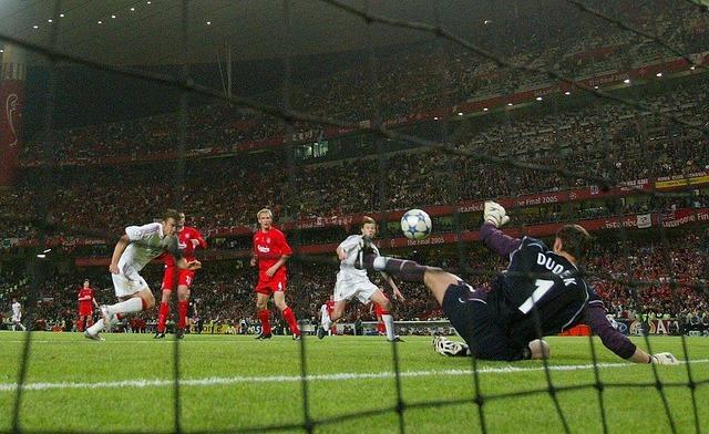 Şampiyonlar Ligi'nin Liverpool-Milan arasındaki 70 bin kişinin izlediği unutulmaz 2005 Finali İstanbul'da oynanmıştı. Liverpool, 3-0 geriye düştüğü maçı penaltılarla kazanmayı başarmıştı