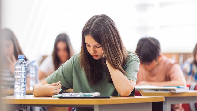 Sınav stresi yaşayan öğrenci ve ailelere yönelik uyarılar