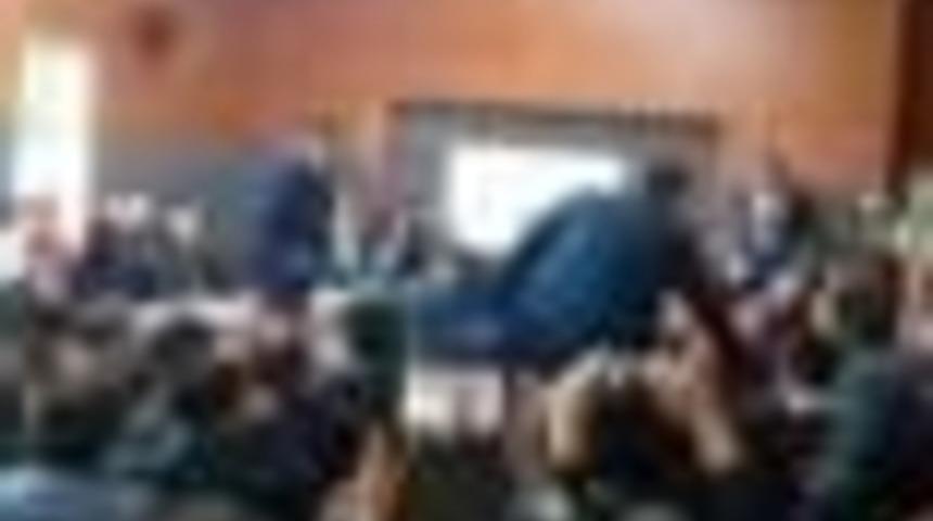 TBMM Anayasa Komisyonu'nda yine tekmeli yumruklu kavga