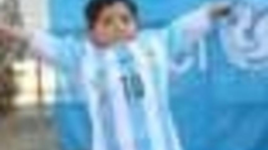 'Poşet formalı Messi' ülkesini terk etmek zorunda kaldı