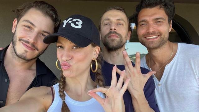 Netflix duyurdu! Oyuncularla birlikte açıkladılar... 'Kimler Geldi Kimler Geçti' dizisinin 2. sezonu geliyor