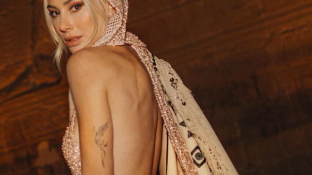 Şeyma Subaşı market sepetini koluna takıp sokakta turladı! 'Ibiza sezonu açıldı'