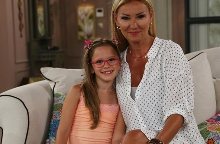 G&ouml;zlerden uzak b&uuml;y&uuml;tt&uuml;! &Ccedil;ocuklar Duymasın'ın Meltem'i Pınar Altuğ'un kızı gen&ccedil; kız oldu