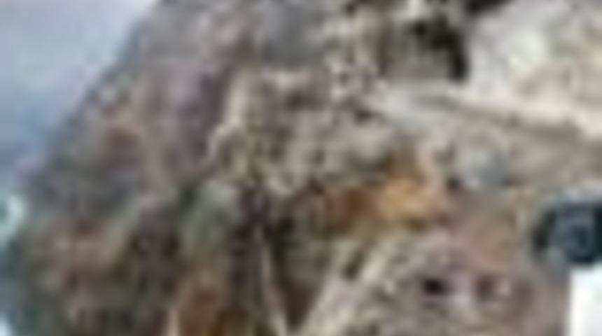 DERGİ  Tehlikeli bir dağ yolundan manzaralar