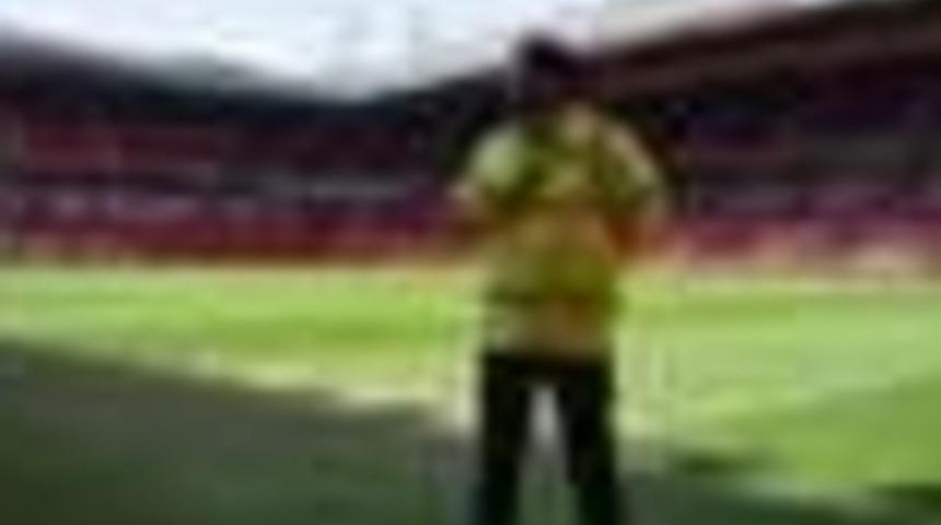 Old Trafford'da şüpheli paket, maç erteletti