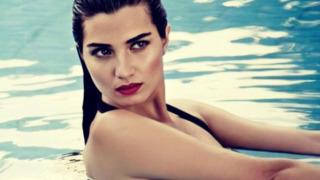 O da Cannes'daydı... Tuba Büyüküstün'ün tarzı hiç beğenilmedi! 'Giyinmeyi bilmiyor'