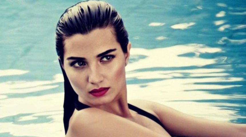 O da Cannes'daydı... Tuba Büyüküstün'ün tarzı hiç beğenilmedi! 'Giyinmeyi bilmiyor'